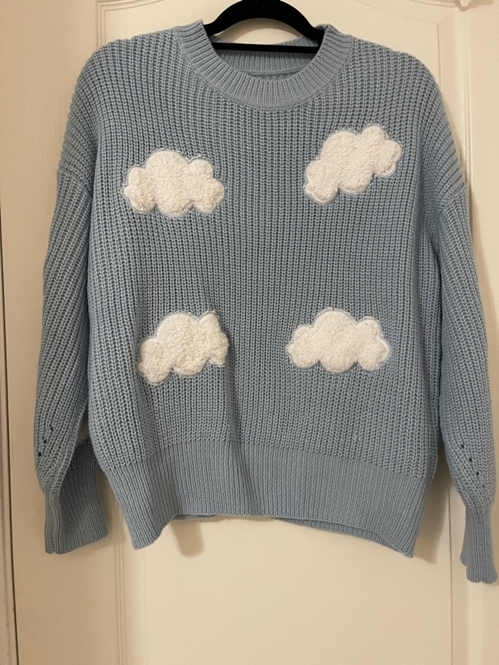 Cloud sweater excellent condition
Pit to pit: 22”